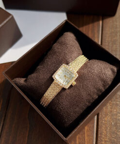 Zhonggu Small Golden Watch New Mini Delicate Square